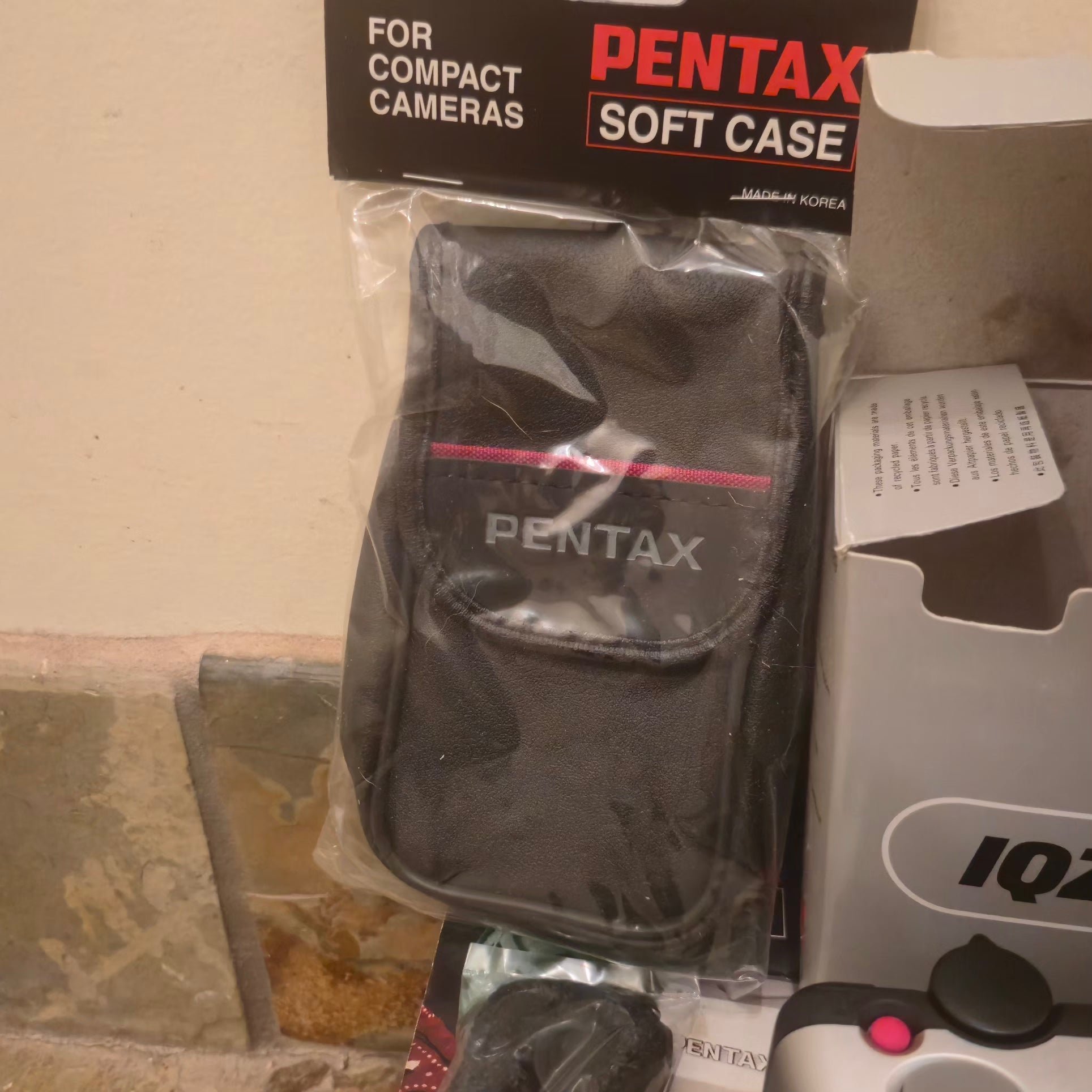 Pentax IQZoom 80G 35mm Film Camera 38-80mm Lens w/ Box