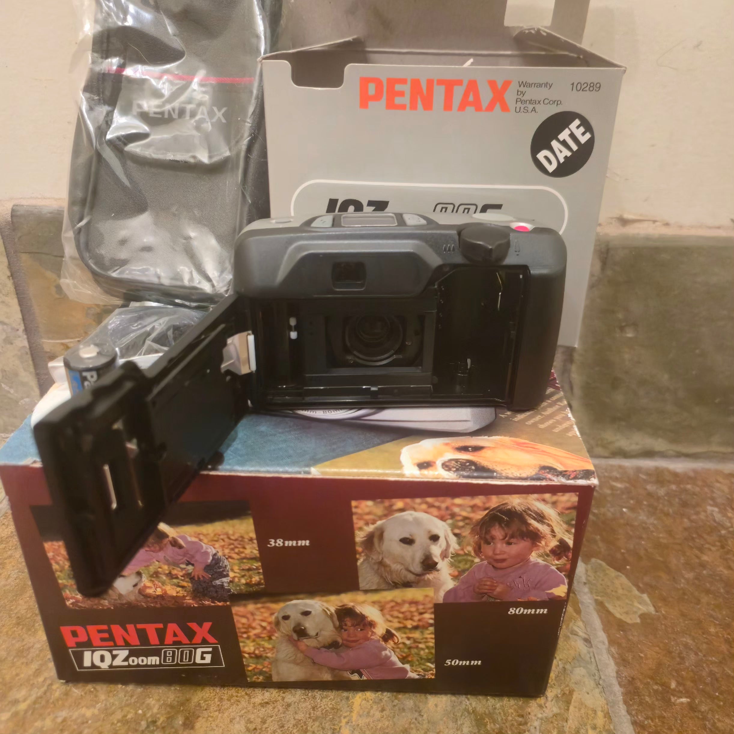 Pentax IQZoom 80G 35mm Film Camera 38-80mm Lens w/ Box